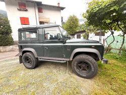 Verde Usata 2011 Land Rover Defender SUV | 36.000 €