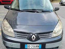 Usata 2006 Renault Scénic II Monovolume | 350 € (Super prezzo)
