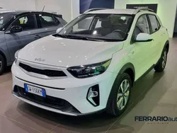 Bianco Usata 2024 Kia Stonic Urban SUV | 14.850 € (Ottimo prezzo)