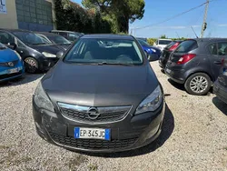 Usata 2013 Opel Astra Tre volumi | 2000 € (Super prezzo)