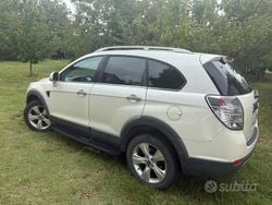 Bianco Usata 2010 Chevrolet Captiva SUV | 6500 € (Molto cara)