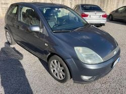 Grigio Usata 2005 Ford Fiesta Due volumi | 1300 € (Ottimo prezzo)