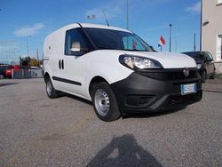 Bianco(met.) Usata 2021 Fiat Doblò Lounge Monovolume | 12.500 € (Buon prezzo)