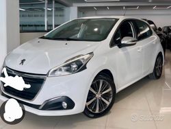 Bianco Usata 2017 Peugeot 208 Allure Due volumi | 11.000 €