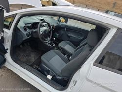 Bianco Usata 2009 Ford Fiesta Due volumi | 3500 € (Buon prezzo)
