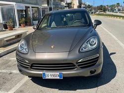 Usata 2012 Porsche Cayenne SUV | 17.900 € (Ottimo prezzo)
