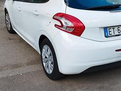 Usata 2012 Peugeot 208 Due volumi | 4000 € (Buon prezzo)