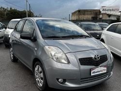 Grigio Usata 2008 Toyota Yaris Tre volumi | 3990 € (Buon prezzo)