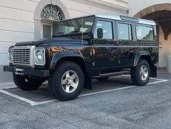Nero Usata 2015 Land Rover Defender SUV | 58.000 €