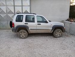 Usata 2005 Jeep Cherokee SUV | 700 €
