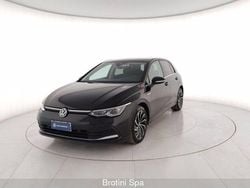 Grigio metallizzato Usata 2022 VW Golf VIII Style Tre volumi | 24.000 € (Buon prezzo)