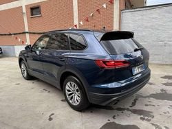 Blu/azzurro Usata 2018 VW Touareg Style SUV | 30.500 € (Buon prezzo)