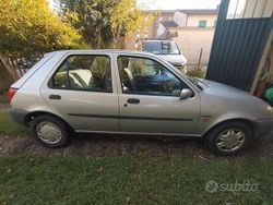 Grigio Usata 1997 Ford Fiesta Due volumi | 2000 € (Buon prezzo)