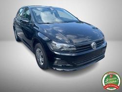 Grigio scuro Usata 2017 VW Polo Trendline Tre volumi | 11.900 € (Buon prezzo)
