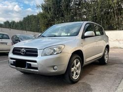 Usata 2007 Toyota RAV4 SUV | 5000 € (Ottimo prezzo)