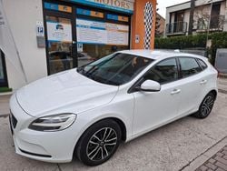 Bianco Usata 2019 Volvo V40 Business Edition Tre volumi | 12.800 € (Buon prezzo)