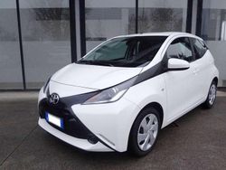Bianco Usata 2016 Toyota Aygo Due volumi | 8500 € (Buon prezzo)