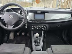 Bianco Usata 2010 Alfa Romeo Giulietta Distinctive Tre volumi | 4500 € (Ottimo prezzo)