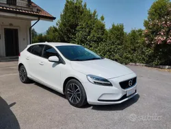 Bianco Usata 2019 Volvo V40 Business Edition Station wagon | 13.400 € (Buon prezzo)
