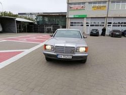 Argento Usata 1984 Mercedes 380 Tre volumi | 18.500 €