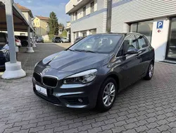 Grigio / metallizzato Usata 2015 BMW 218 Active Tourer Advantage Monovolume | 12.900 € (Buon prezzo)