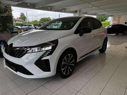 Bianco Nuova 2025 Renault Clio V Techno Tre volumi | 18.400 € (Buon prezzo)