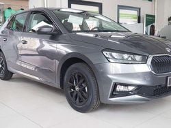 Grigio Nuova 2025 Skoda Fabia Tre volumi | 17.900 € (Ottimo prezzo)
