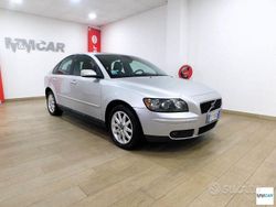 Grigio chiaro Usata 2005 Volvo S40 Momentum Tre volumi | 2200 € (Buon prezzo)