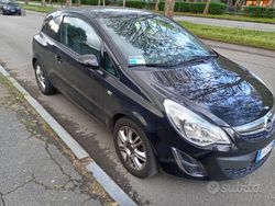 Nero Usata 2011 Opel Corsa Due volumi | 5900 € (Buon prezzo)