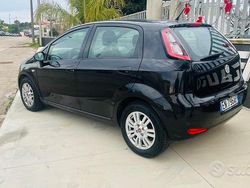 Nero Usata 2012 Fiat Punto Easy Tre volumi | 5900 € (Buon prezzo)