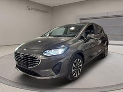 Rosso pastello Usata 2023 Ford Fiesta Titanium Due volumi | 18.900 € (Molto cara)