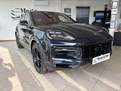 Blu Usata 2024 Porsche Cayenne Turbo S SUV | 117.000 €
