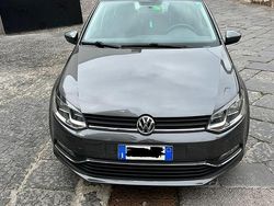 Grigio Usata 2015 VW Polo Tre volumi | 5990 € (Ottimo prezzo)