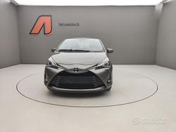 Grigio medio Usata 2017 Toyota Yaris Active Due volumi | 9890 € (Buon prezzo)