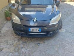 Usata 2010 Renault Mégane Dynamique Tre volumi | 4000 € (Molto cara)