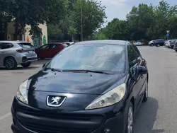 Usata 2007 Peugeot 207 Tre volumi | 2900 € (Buon prezzo)