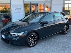 Urano grey Usata 2022 VW Golf VIII Life Tre volumi | 20.500 € (Buon prezzo)