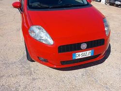 Rosso Usata 2011 Fiat Grande Punto Due volumi | 3600 €