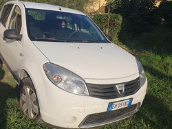 Bianco Usata 2011 Dacia Sandero Due volumi | 4000 €