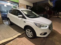 Bianco Usata 2017 Ford Kuga Titanium SUV | 12.300 € (Buon prezzo)