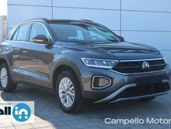 Grigio Usata 2023 VW T-Roc Life SUV | 23.900 € (Ottimo prezzo)