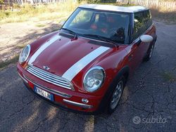 Rosso Usata 2003 Mini Cooper Due volumi | 2600 € (Buon prezzo)