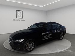 Usata 2022 BMW 318 Sport Line Tre volumi | 39.900 € (Molto cara)