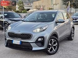 Grigio chiaro Usata 2021 Kia Sportage Urban SUV | 18.899 € (Buon prezzo)
