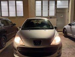 Usata 2009 Peugeot 207 Tre volumi | 2900 € (Buon prezzo)