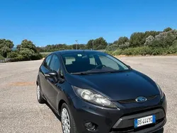 Usata 2009 Ford Fiesta Due volumi | 4000 € (Buon prezzo)