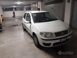 Bianco Usata 2006 Fiat Punto Due volumi | 1600 €