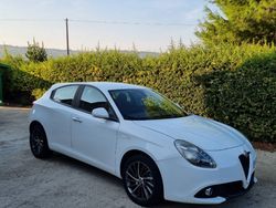Bianco Usata 2017 Alfa Romeo Giulietta Due volumi | 14.300 € (Buon prezzo)