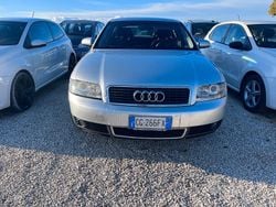 Grigio Usata 2004 Audi A4 Tre volumi | 2000 € (Buon prezzo)