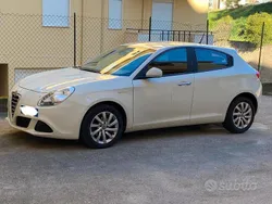 Usata 2012 Alfa Romeo Giulietta Due volumi | 7500 € (Buon prezzo)